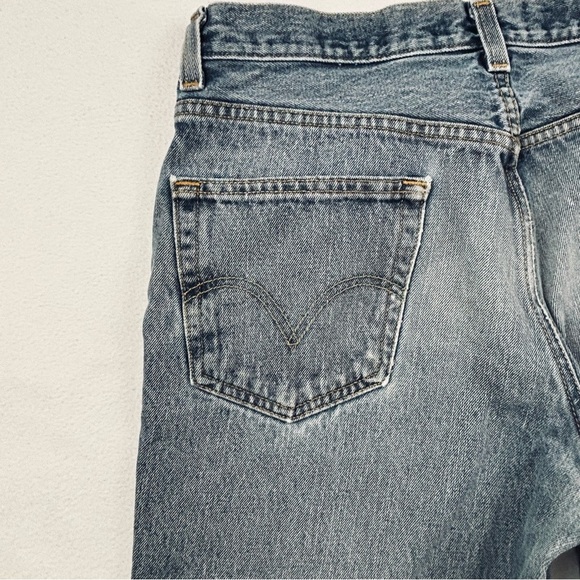 Vintage Levi’s 550 Light Wash Faded Relaxed Tapered Loose “Mom” Jeans Size 34/30 - Picture 4 of 15